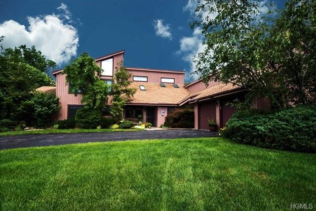 27 Sherwood Heights - Photo 1