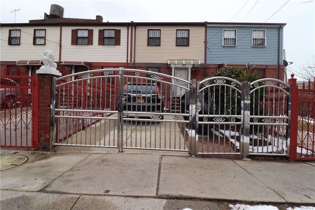 842 Union Avenue - Photo 1