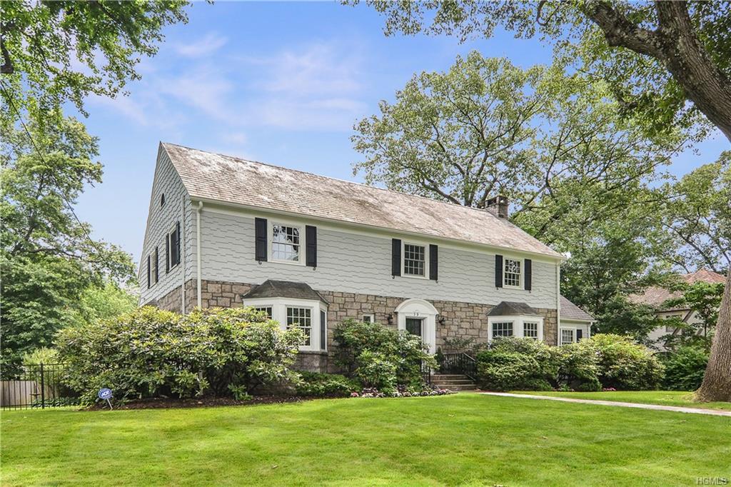 79 Melrose Drive - Photo 1