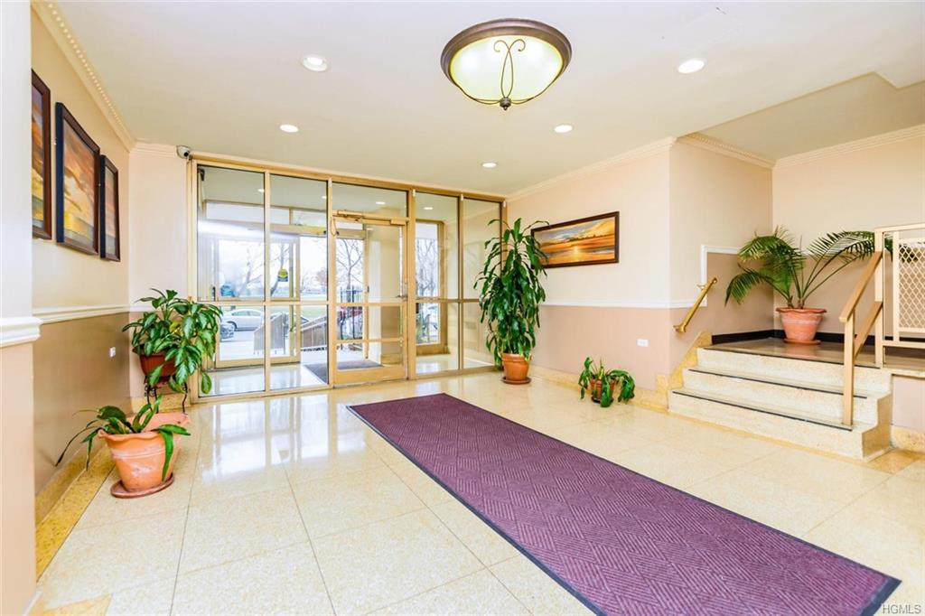 920 Metcalf Avenue - Photo 1