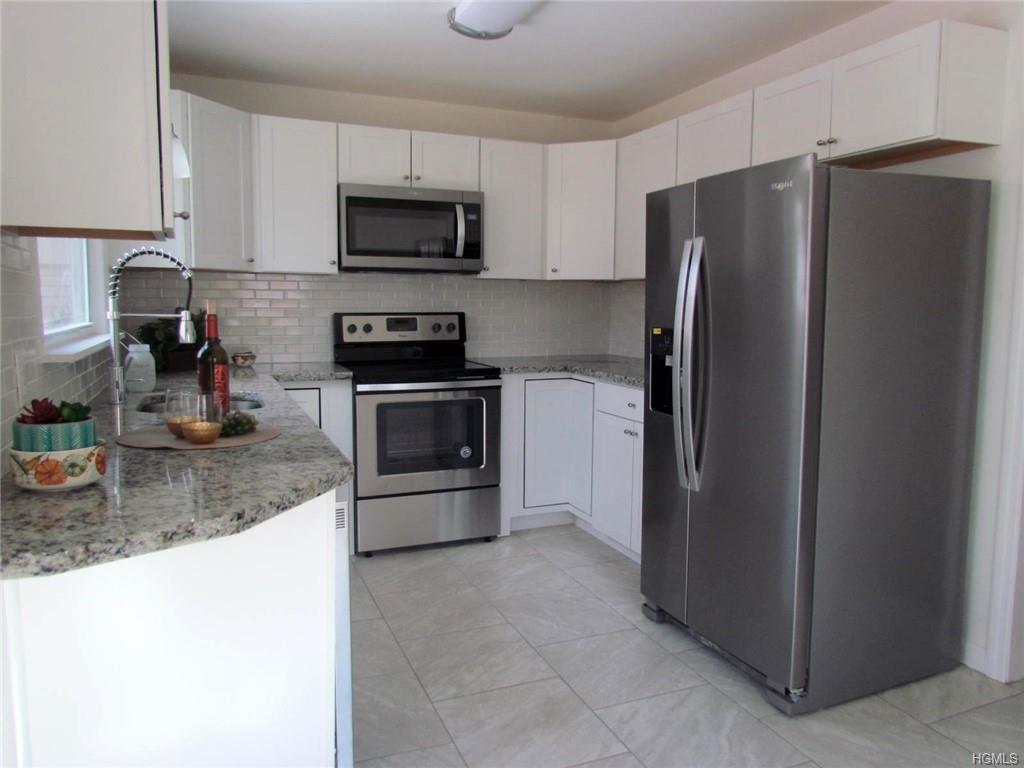5 Silver Spring Road - Photo 1