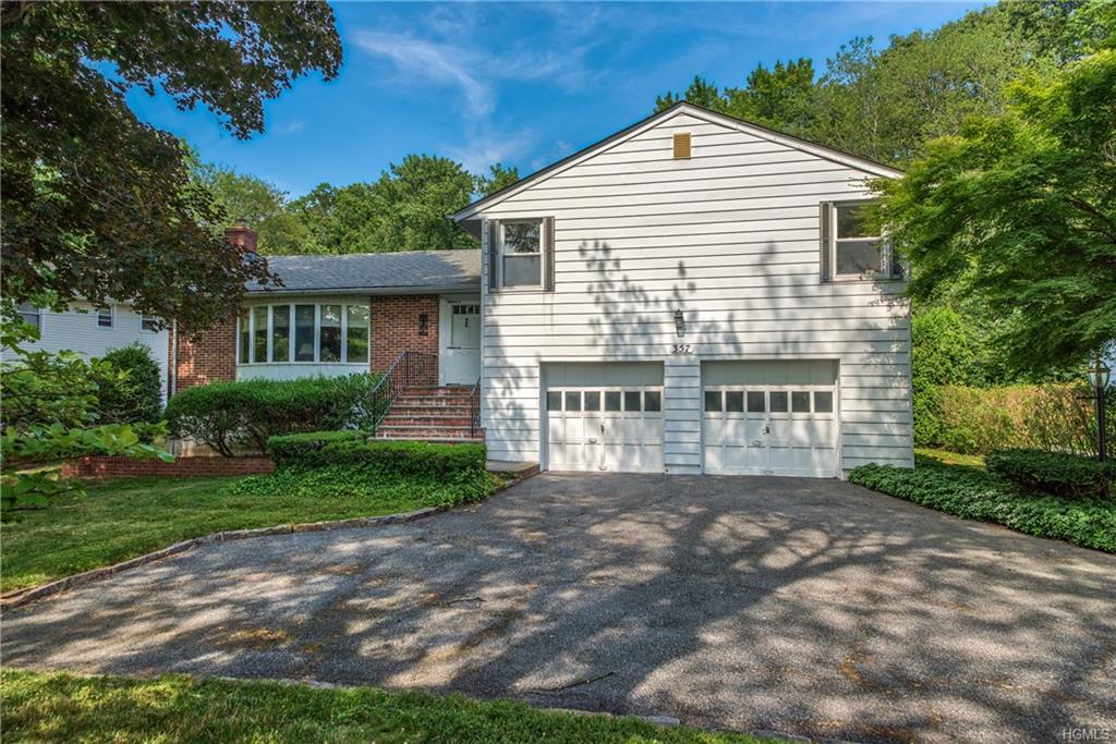 357 Victory Boulevard - Photo 1