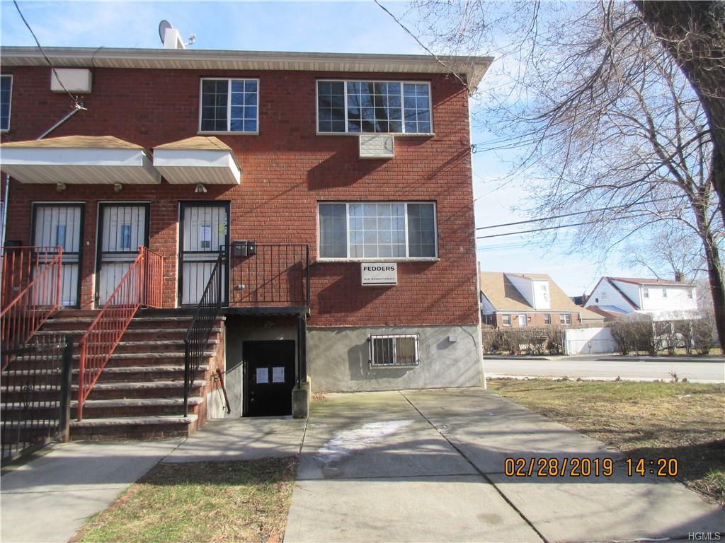 189-22 113 Road - Photo 1