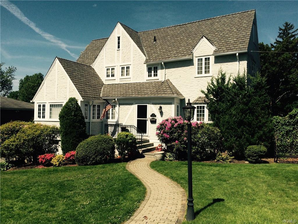 76 Seneca Avenue - Photo 1