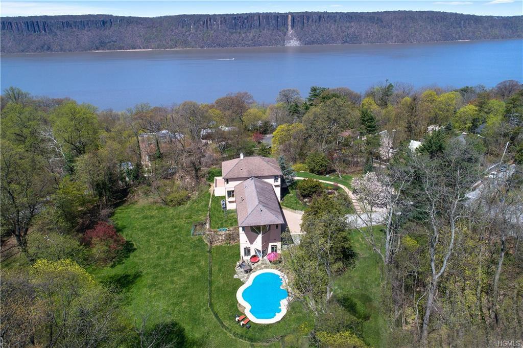 150 Pinecrest Drive - Photo 1
