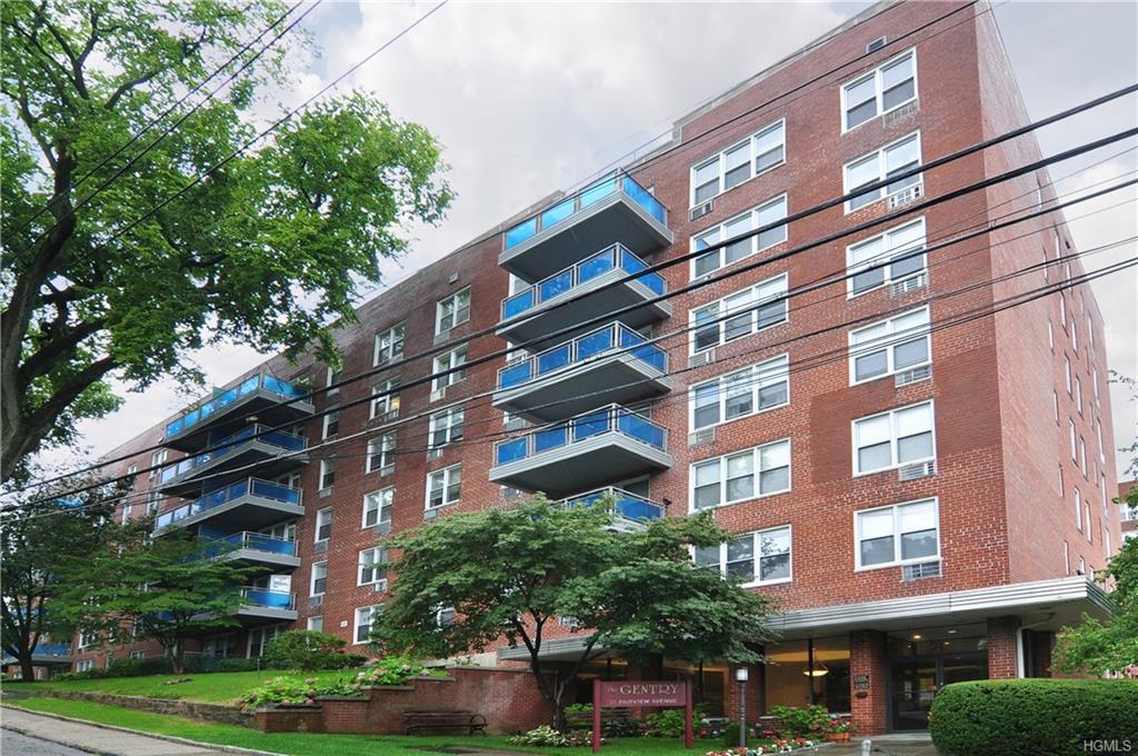 21 Fairview - Photo 1