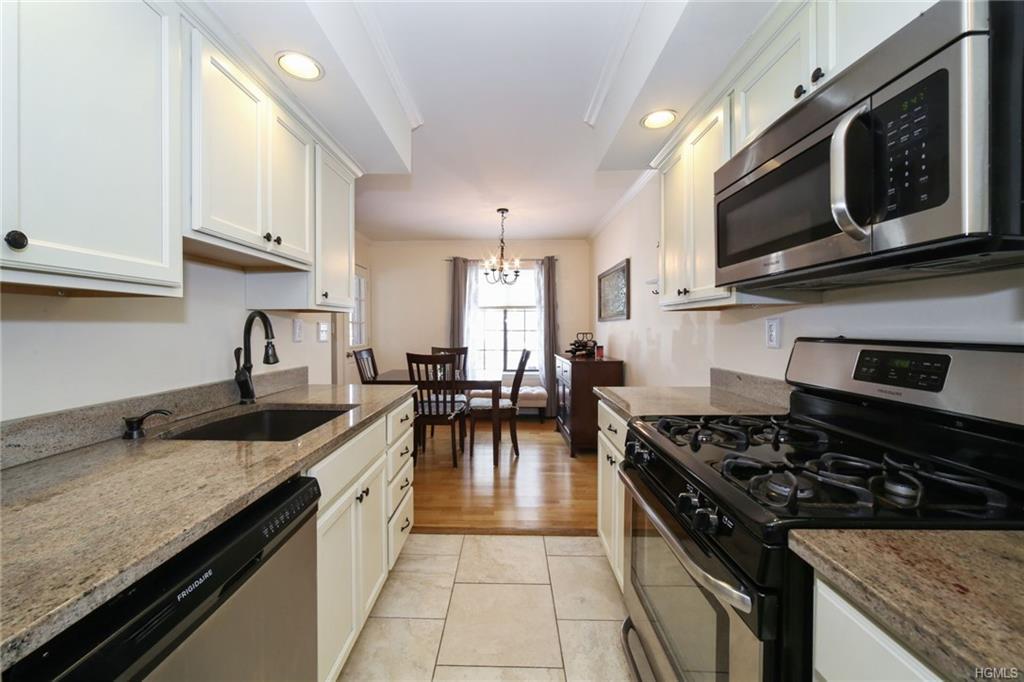 7 Foxwood Circle - Photo 1