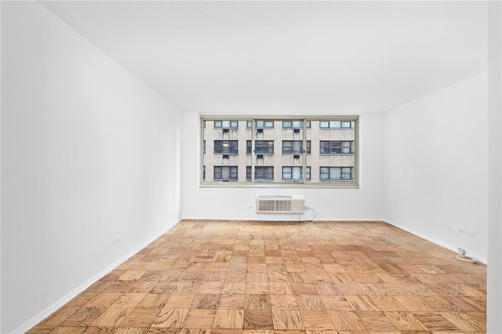 333 45th Street - Photo 1
