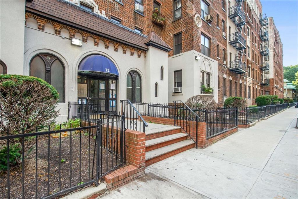 12 Crown Street - Photo 1