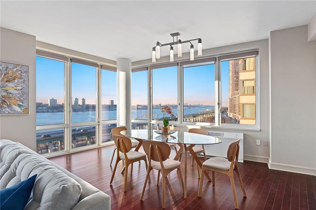 80 Riverside Boulevard - Photo 1
