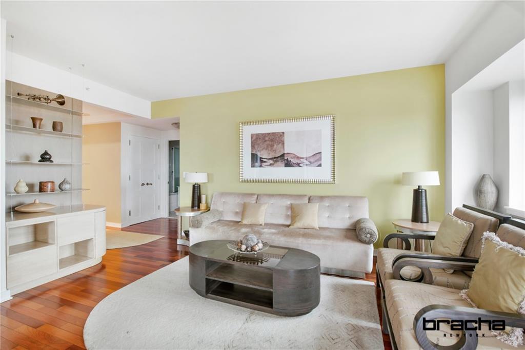 425 Fifth Avenue - Photo 1