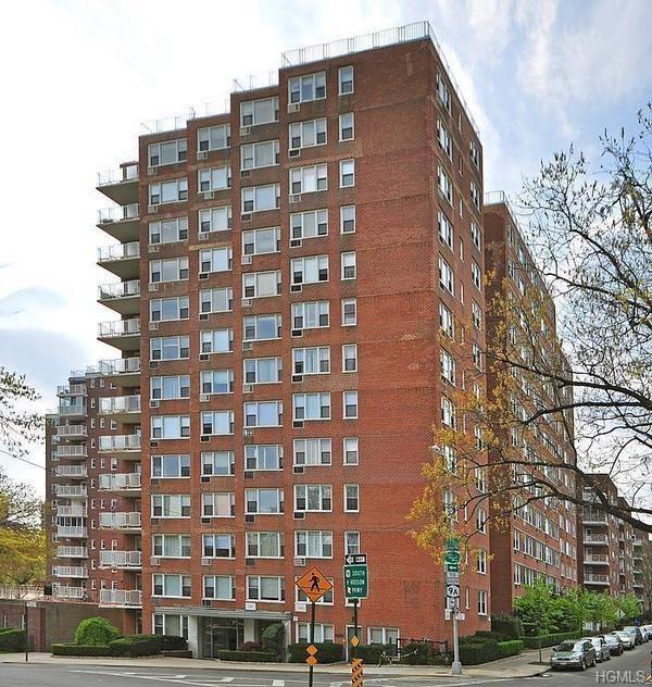 3755 Henry Hudson Parkway - Photo 1