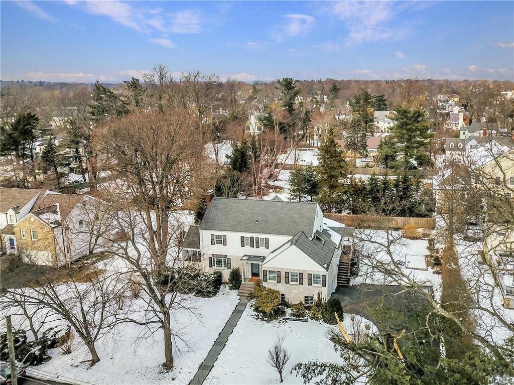 16 Green Avenue - Photo 1