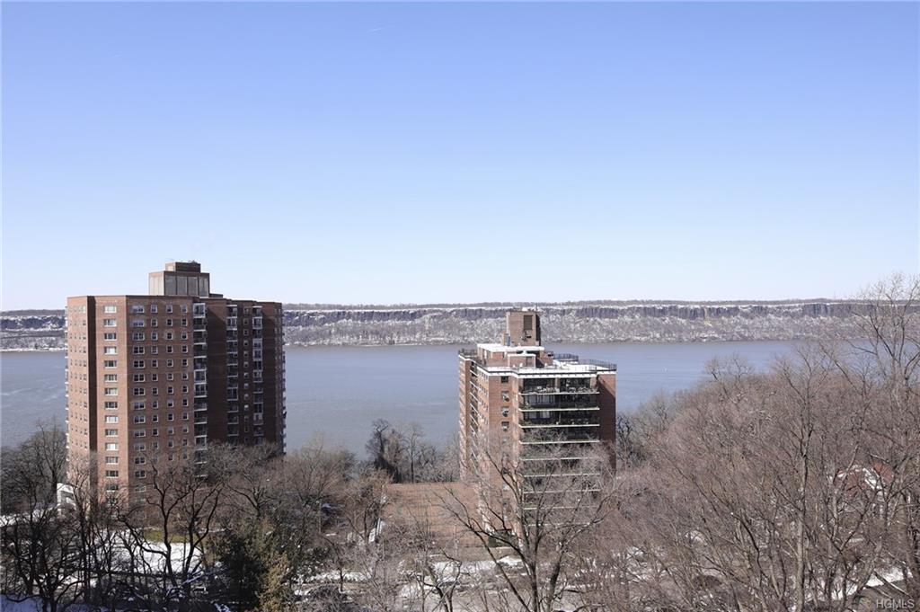735 Kappock Street - Photo 1