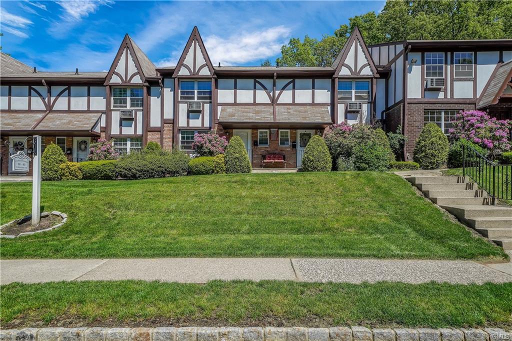72 Yorkshire Drive - Photo 1