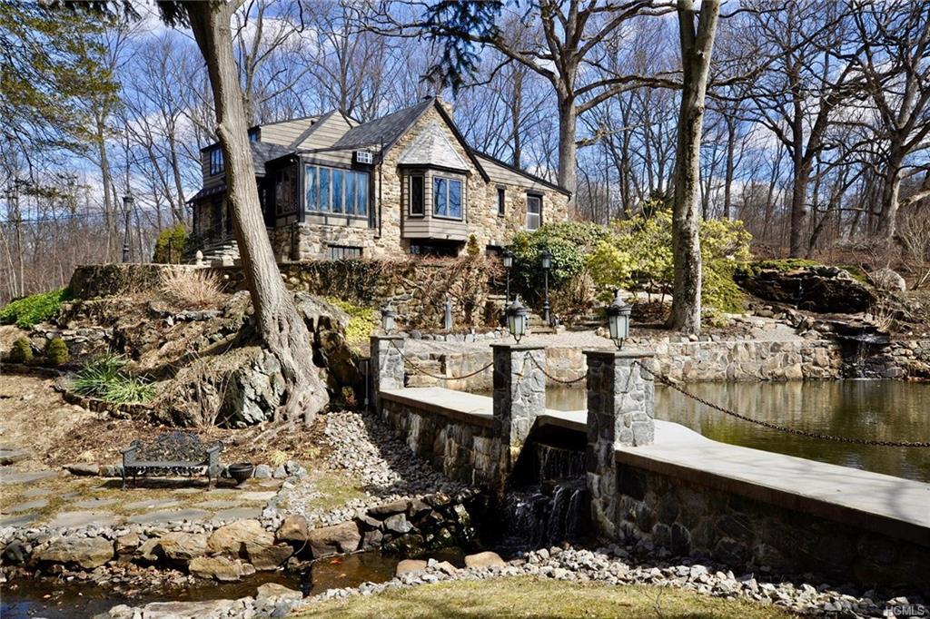 64 Twin Ridges Road - Photo 1