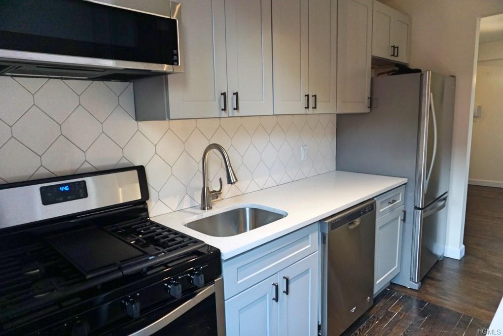 512 Kappock Street - Photo 1