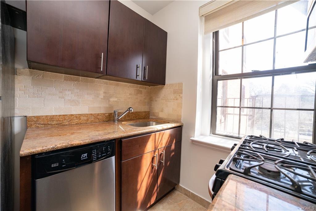176 Garth Road - Photo 1