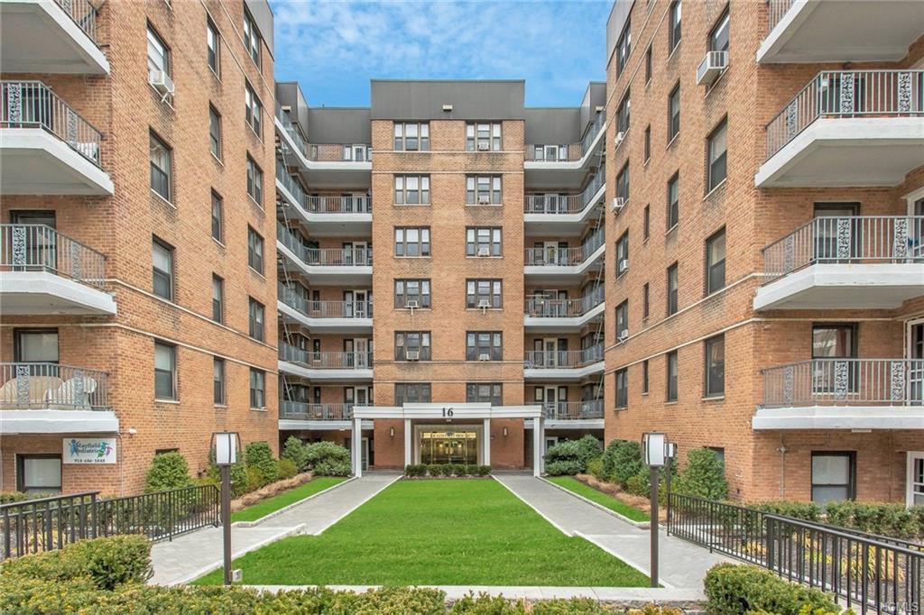 16 Broadway - Photo 1