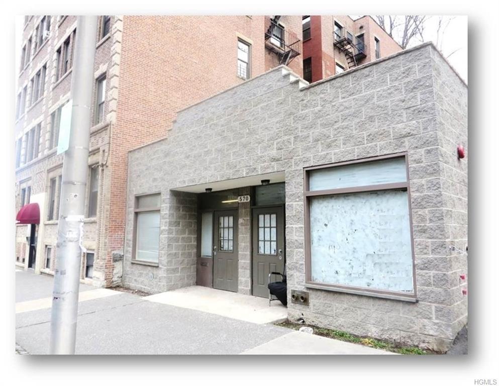 570 S Broadway - Photo 1