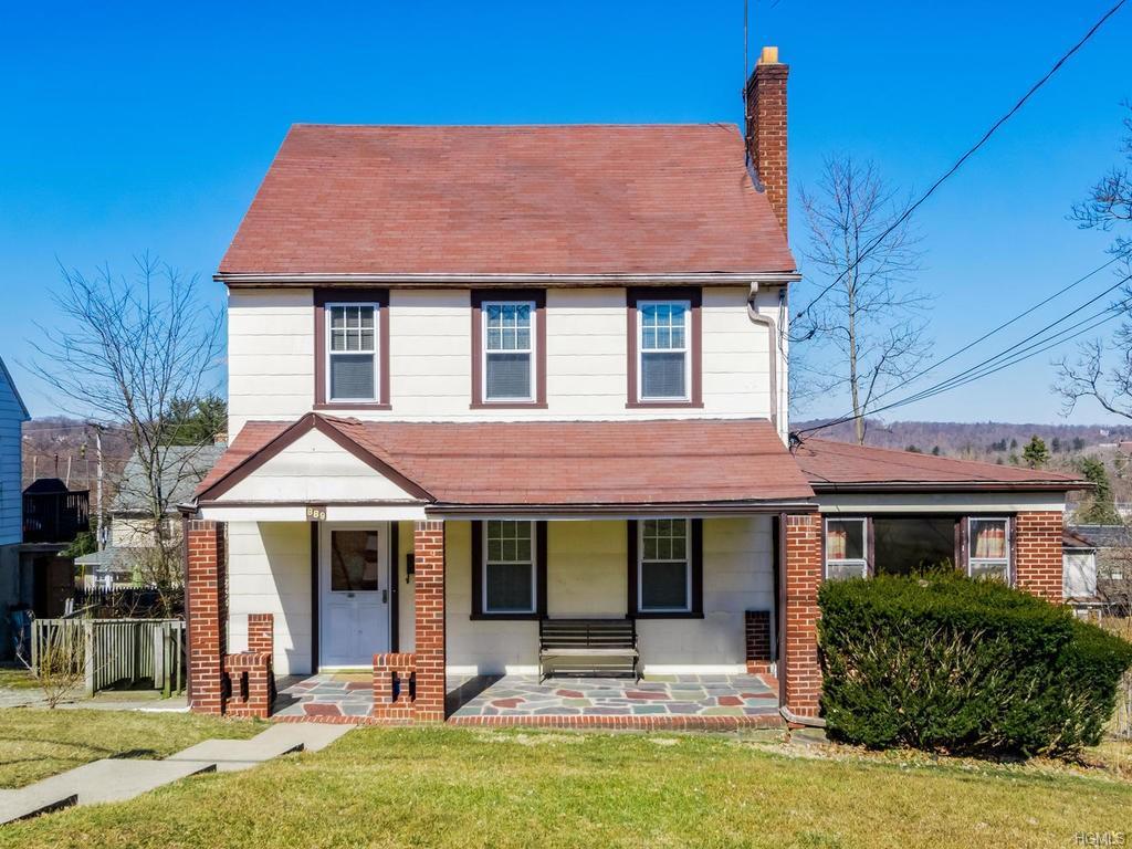 889 Warren Avenue - Photo 1