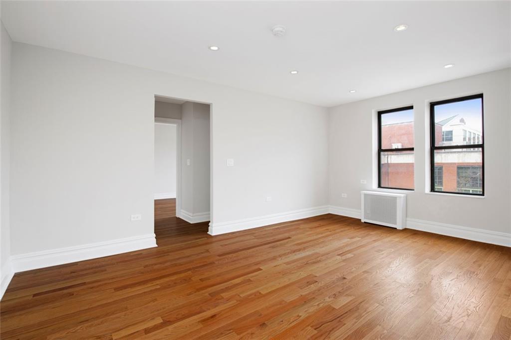 41-60 Bowne Street - Photo 1
