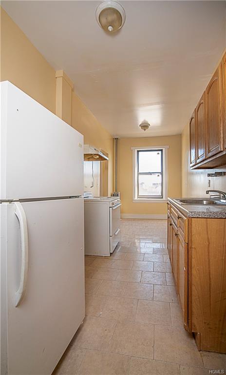 1372 Franklin Avenue - Photo 1
