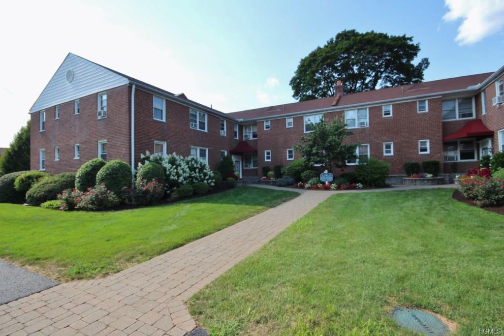 6 Bryant Crescent - Photo 1