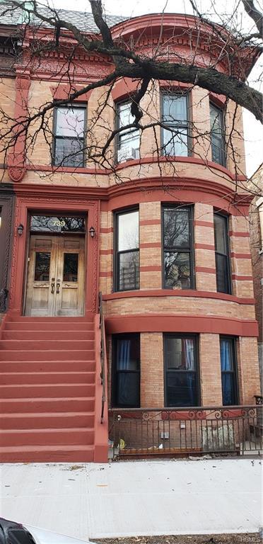 739 Kelly Street - Photo 1