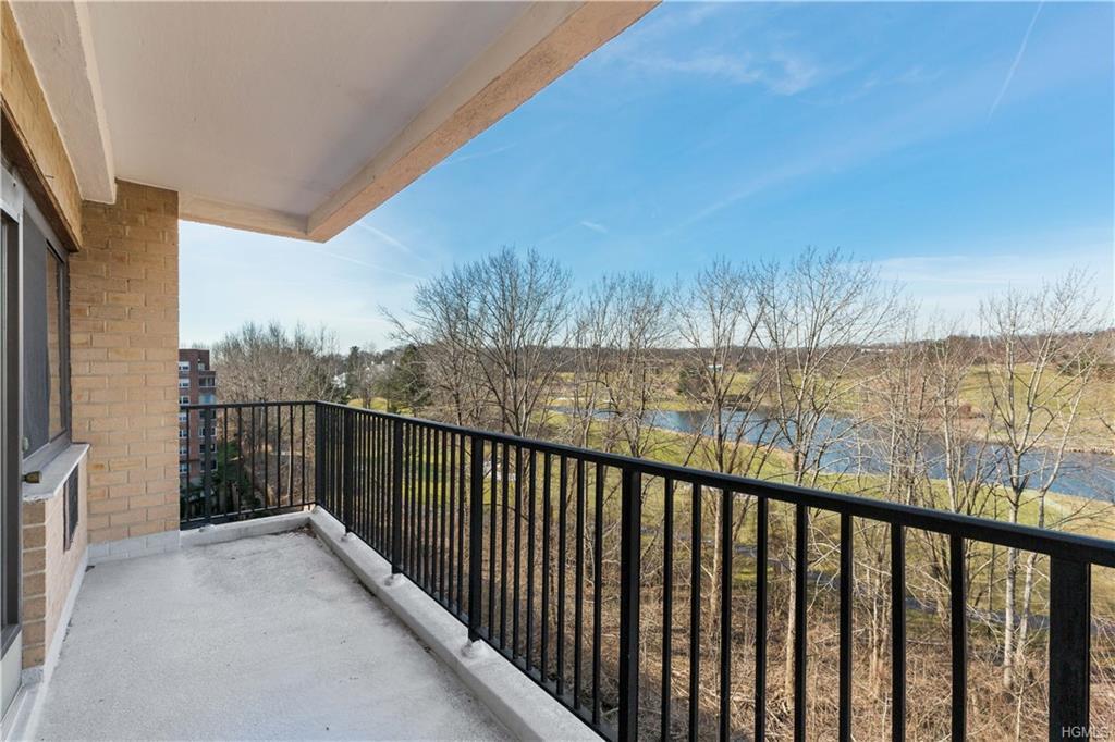100 Hartsdale Avenue - Photo 1