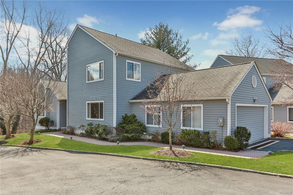 19 Greens Way - Photo 1