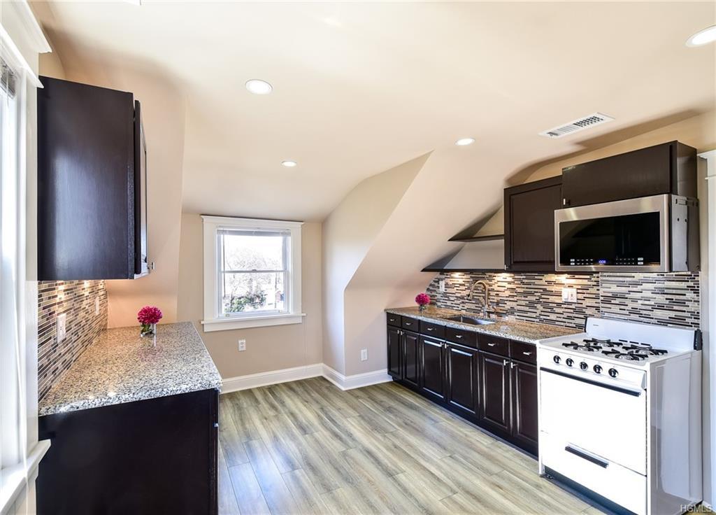 12 Hudson Place - Photo 1