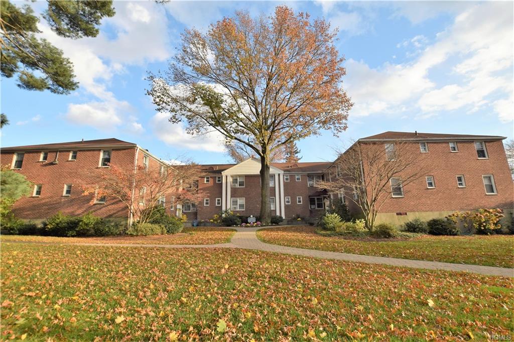 185 Bryant Avenue - Photo 1