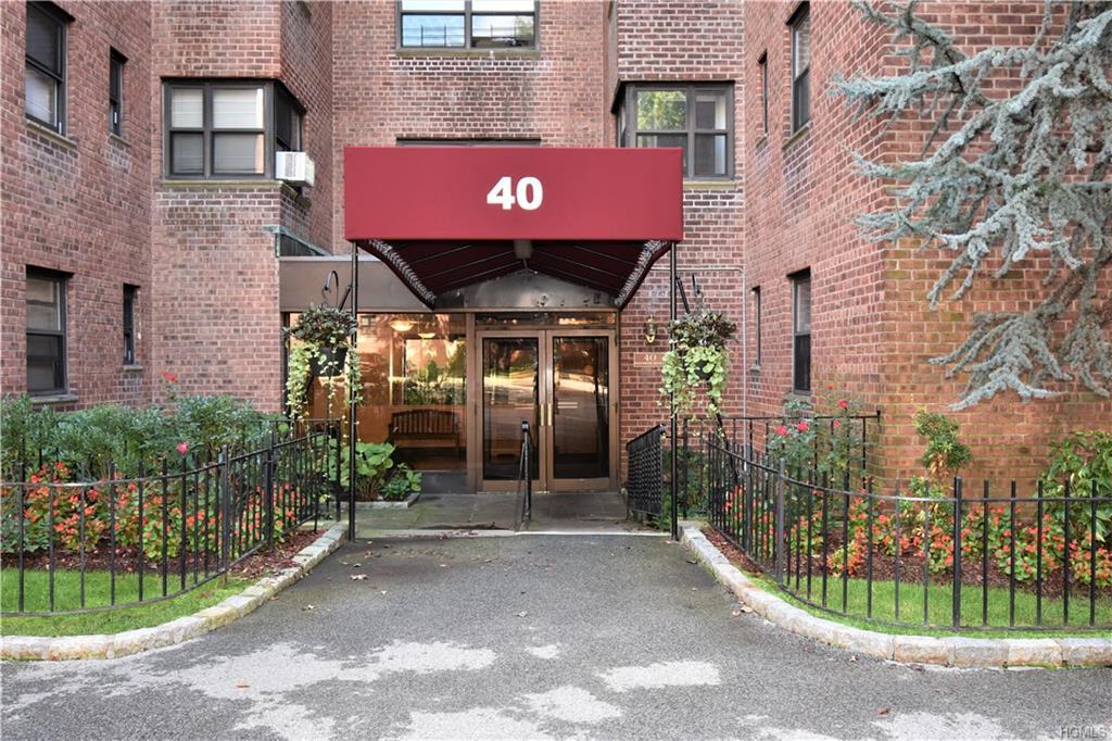 40 Fleetwood Avenue - Photo 1