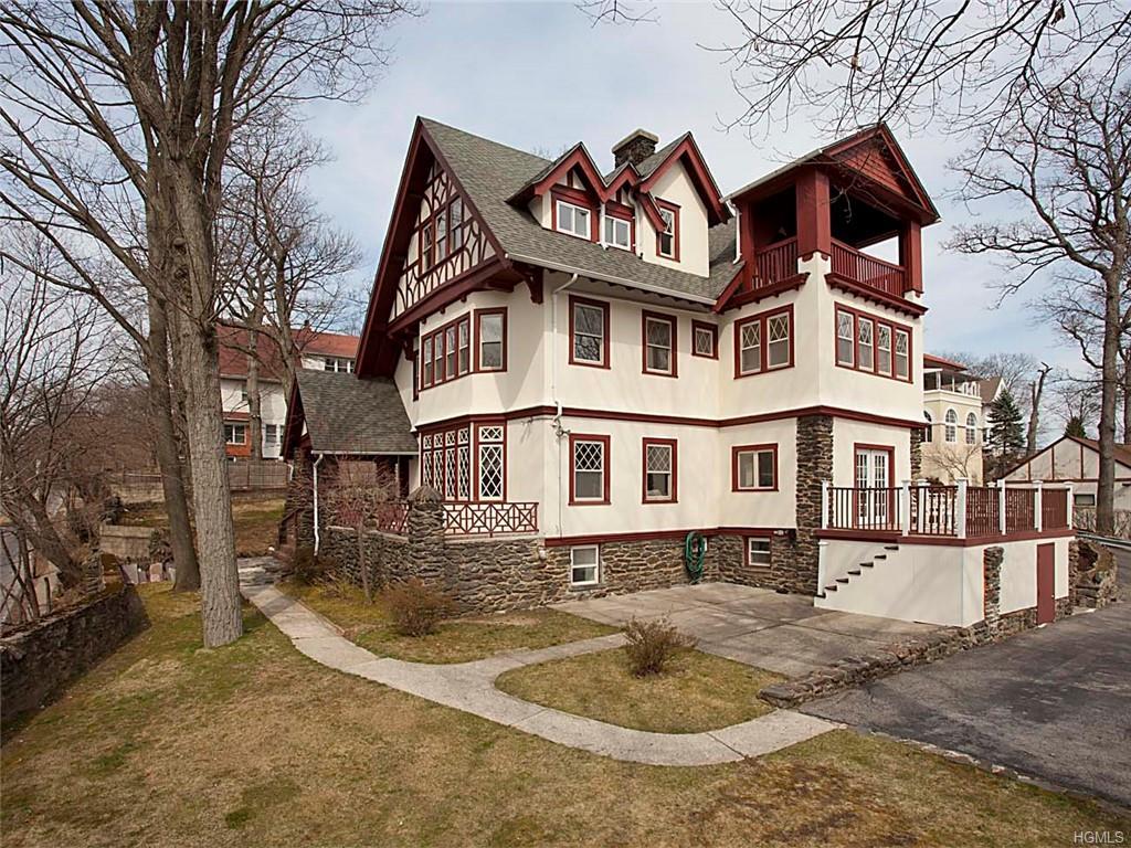 280 Van Cortlandt Park Avenue - Photo 1