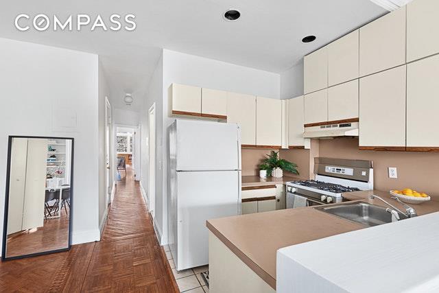 38 Montgomery - Photo 1