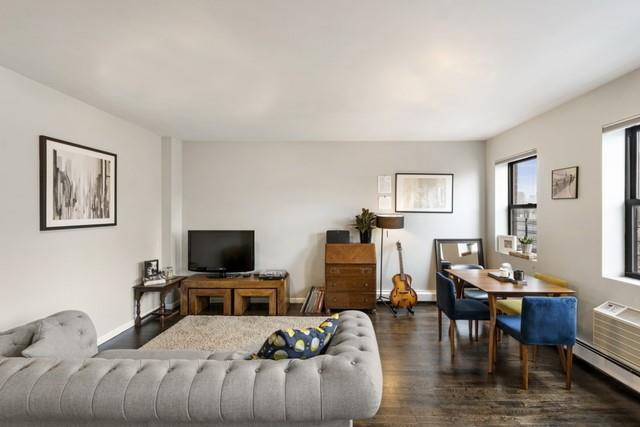 82 Green Street - Photo 1