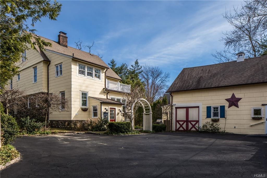 172 Boulevard - Photo 1