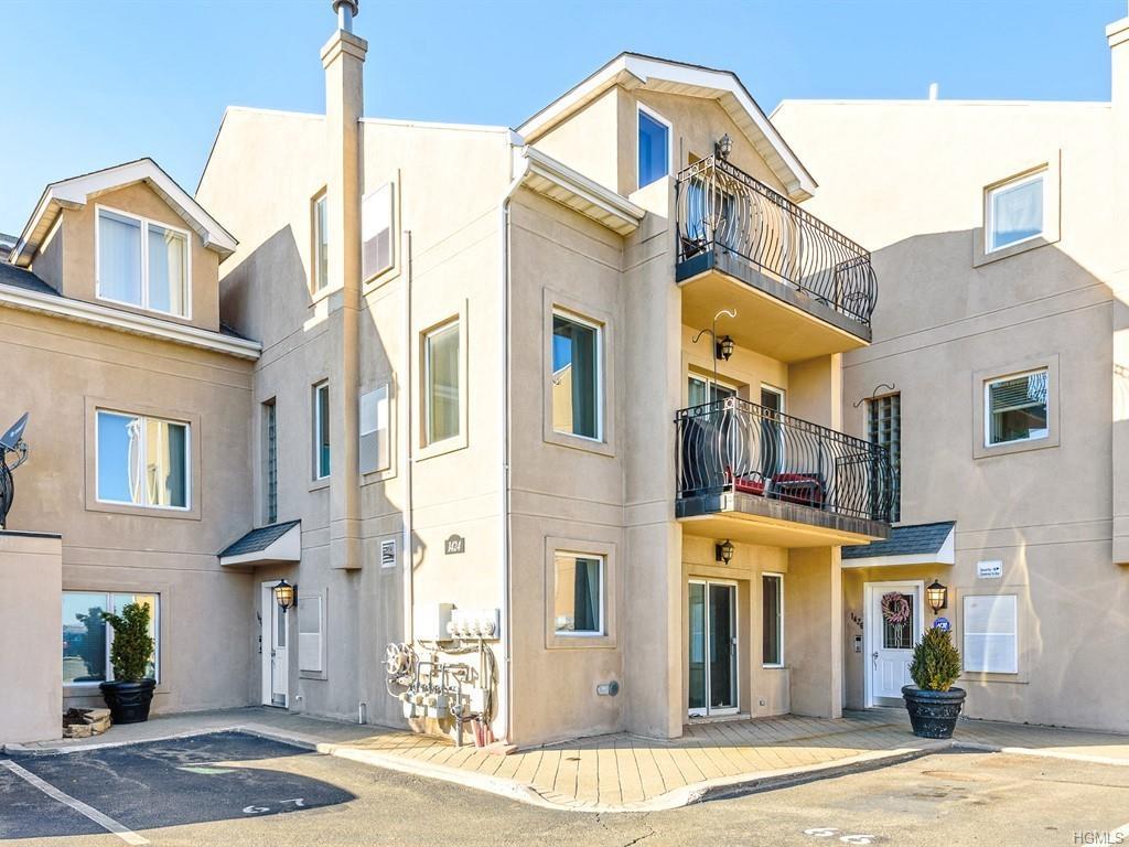 1424 Outlook Avenue - Photo 1