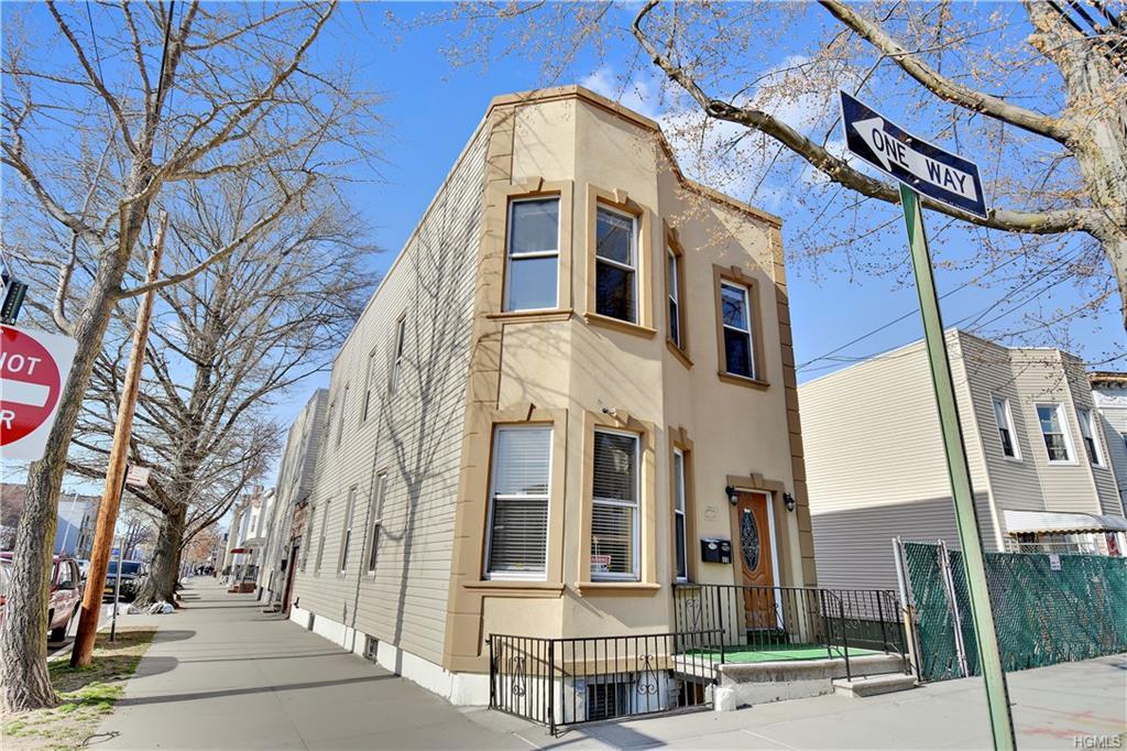 801 Van Nest Avenue - Photo 1