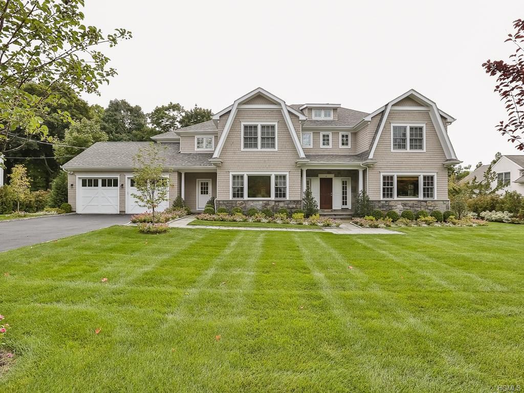 4 Colonial Road - Photo 1