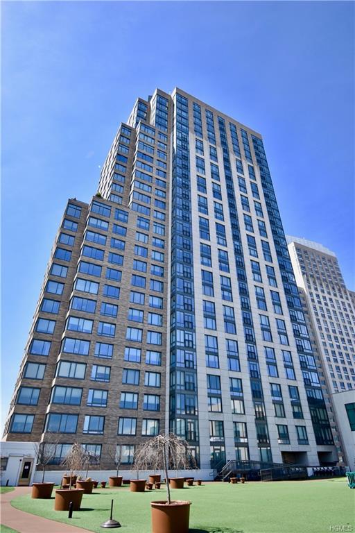 10 City Place - Photo 1