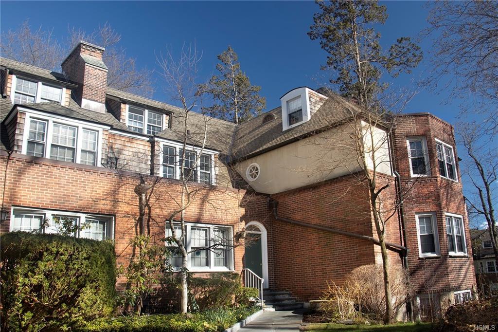 52 Underhill Road - Photo 1
