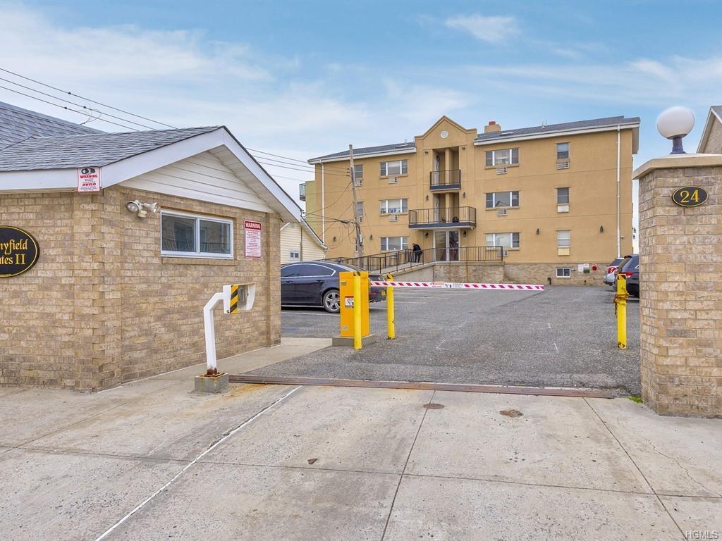 24 Pennyfield Avenue - Photo 1