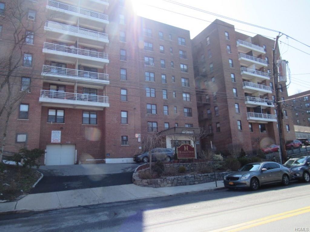 678 Warburton Avenue - Photo 1