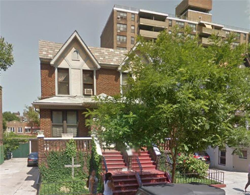 1376 Stratford Avenue - Photo 1