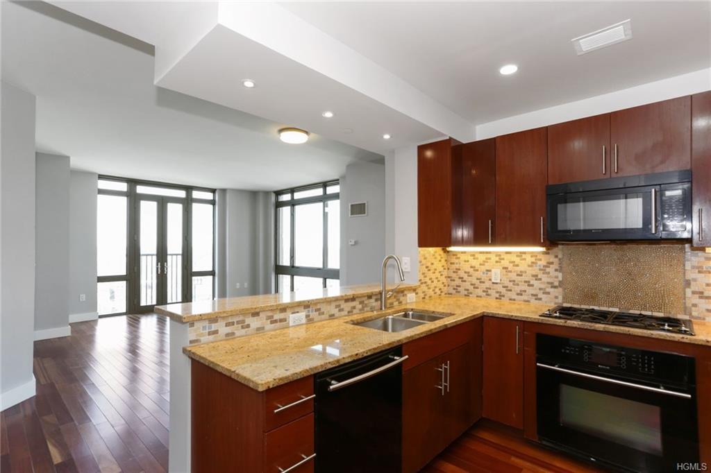 175 Huguenot Street - Photo 1