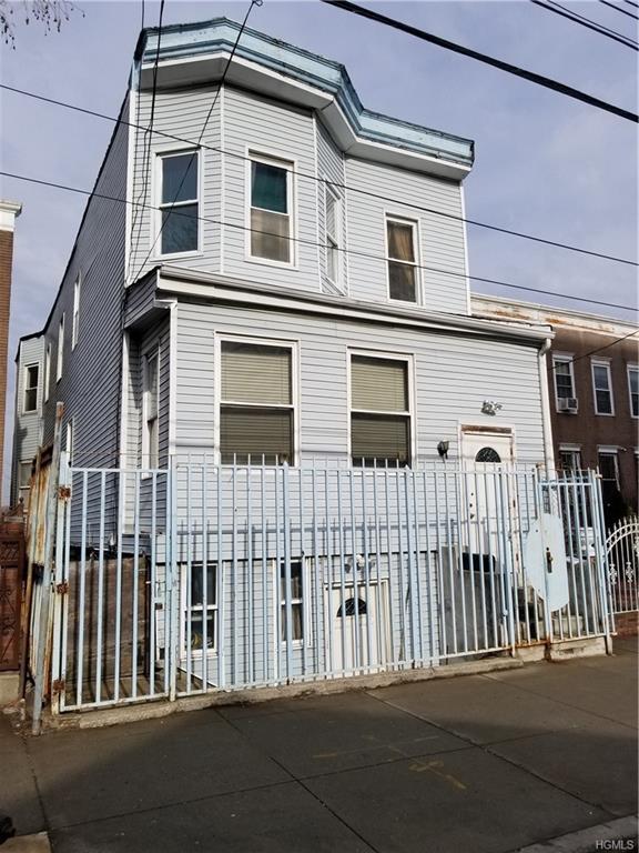 1487 Hoe Avenue - Photo 1