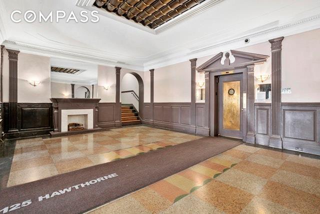 125 Hawthorne Street - Photo 1