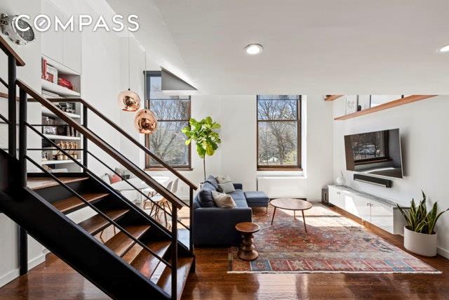 305 2nd Avenue - Photo 1